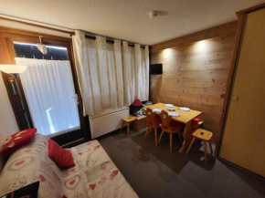 Appartement 2 pièces pour 4 pers. aux pieds des pistes avec jardinet - FR-1-266-234